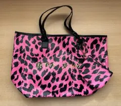 ベッツィージョンソン合皮トートバッグ ピンク ヒョウ レオパード ショルダー