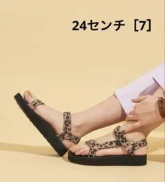 Teva レザーレオパードサンダル