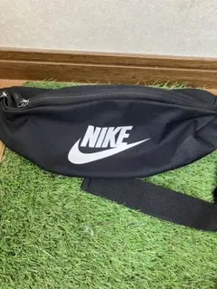NIKE ボディバッグ ブラック　ヘリテージ