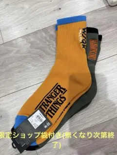 ストレンジャーシングス コラボ刺繍2Pソックス　niko and...