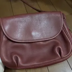 COACH バーガンディ レザーショルダーバッグ　赤