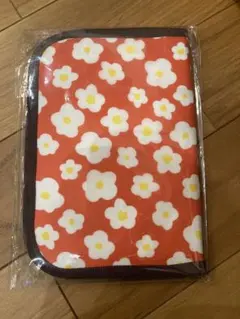 母子手帳ケース 赤地に白い花柄