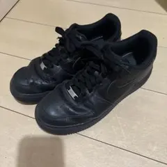 NIKE AIR FORCE 1 ブラック スニーカーのサムネイル