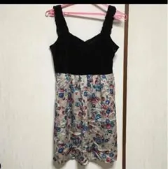 花柄ワンピース