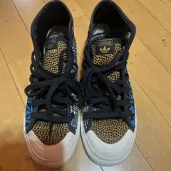アディダス　Nizza スニーカー