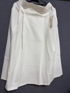 UNIQLO ドライストレッチタックフレアスカートのサムネイル