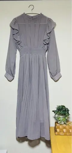 フリル付き ワンピース　Mサイズ　プリーツ