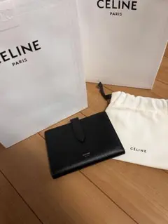 美品　セリーヌ　二つ折り財布　旧ロゴのサムネイル