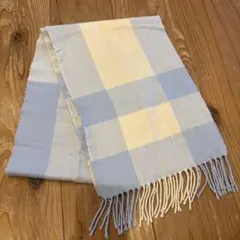 FURLA 水色とクリーム色のチェックマフラー