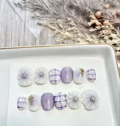 パープルとホワイトのぷっくりフラワーとマグネットのキッズネイルチップ12枚セット