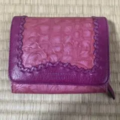 ピンクレザー二つ折り財布のサムネイル