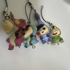 すきすきセット　恐竜　クレヨンしんちゃん　つながるマスコット