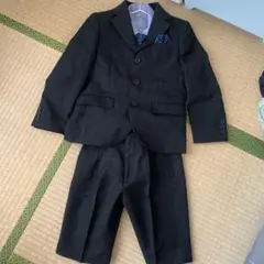キッズ服　フォーマルスーツ 黒 ストライプ 120cm