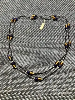 ネイビーとゴールドの2重ネックレス