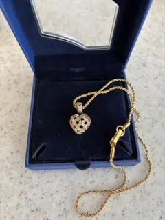 Swarovski ハート型ネックレス 新品です！