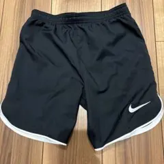 Nike DRI-FIT ブラック ショートパンツ 130-140cm