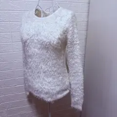 earth ホワイトファー風長袖ニットサイズM