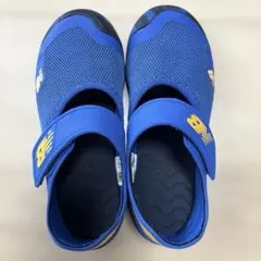 ニューバランス　サンダル　18.5 青　ブルー