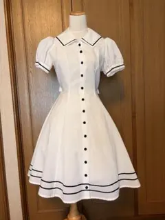 イノセントワールドWhiteセーラーワンピースのサムネイル