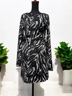 新品。❣️NEXT ブラック、ホワイトドレス　ワンピース　チュニック