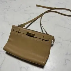 美品　ヨシエイナバ　ショルダーバッグ　レザー　キャメル系　ゴールド金具のサムネイル