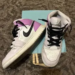 Jordan ホワイト/パープルミッドスニーカー　限定カラー