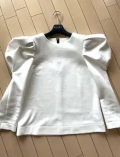 イデアルーチェパフスリーブ ホワイトトップス