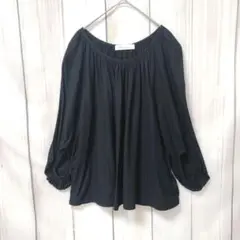 【タバサピッチュン】美品　トップス／カットソー　五分袖　ブラック　Ａライン　Ｍ