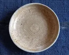 タイ・骨董】宋胡録（スンコロク）鉄絵皿（1301年~1600年） - メルカリ