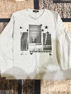 グレー 長袖 Tシャツ プリント入り