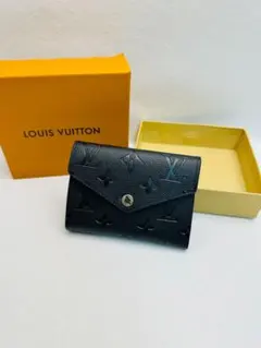 ルイヴィトン 黒 モノグラム 二つ折り財布 LVロゴ 美品
