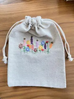 巾着袋　刺繍　花　ハンドメイド