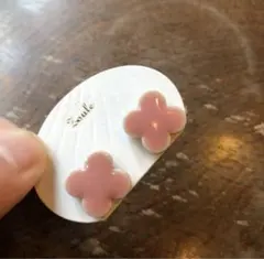 【No.228】可愛いクラシカル陶器四つ葉のクローバーフラワー花ピアス新品モダン