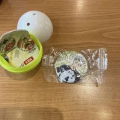 くら寿司びっくらポン　缶バッチ