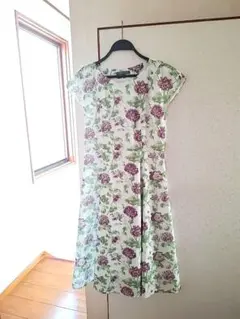 ローラアシュレイ　花柄ワンピース