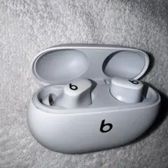 Beats Studio Buds ワイヤレスイヤホンのサムネイル