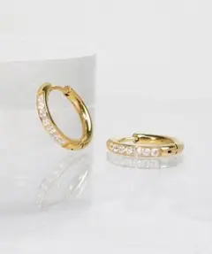 新品　未使用　ゴールド フープ ジルコニア ピアス 　アレルギー対応