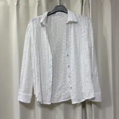 ZARA 上品　透かし編み　シェルボタン　ホワイトSのサムネイル
