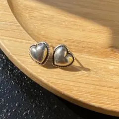 【ヴィンテージハートピアス】シルバー925 コンチョ　軽量　プチピアスエスニック
