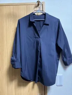 ネイビー Vネック 五分袖シャツ