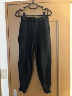 NIKE テック　黒 ジョガーパンツ ジッパーポケット付き