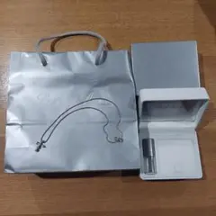 Brilliant Arrow クロスネックレス