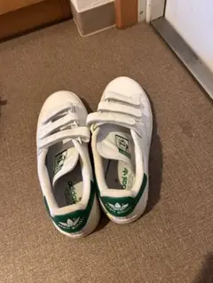 adidasスニーカー