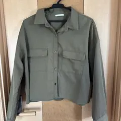 クロップド長袖シャツ