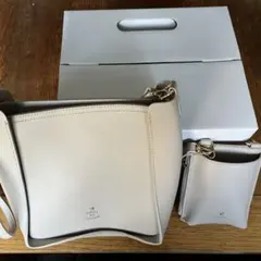 FAVORI ファヴォリ　ショルダーバック　新品未使用　ベージュ