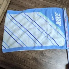 Nike フェイスタオル 青と白のストライプ
