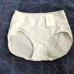 新品タグ付き、WacoalワコールCWX、ショーツ、ライトグレー、Ｌサイズ