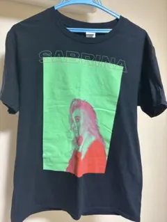 Sabrina Carpenter Manchild Tシャツ - メルカリ