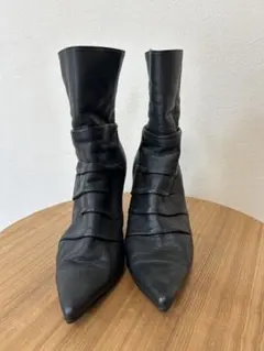 ブラックレザー スリムフィットブーティ