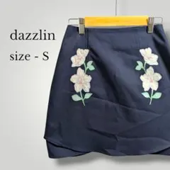 ダズリン ネイビー花柄ミニスカート バックファスナー 刺繍